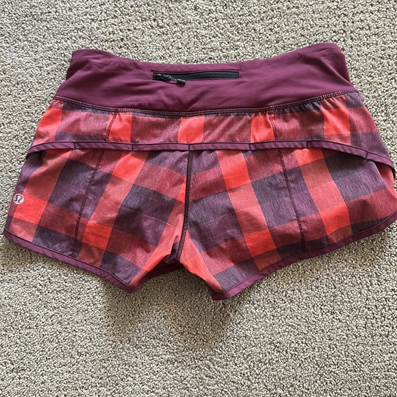 Lululemon Run Speed Short • size 4 - Picture 3 of 9